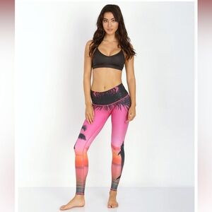 TEEKI LOVE THE ADVENTURE leggings